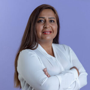 Valeria Cruz, tarotista latina experta en tarot del amor y pareja.